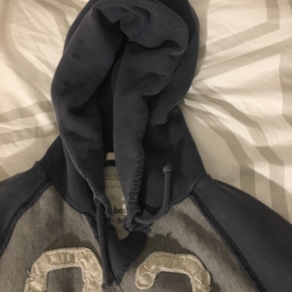 A & F Muscle Fit Hoodie - Picture 4 of 5